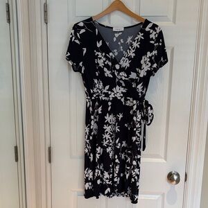 Gilli Navy and White Floral Midi Dress